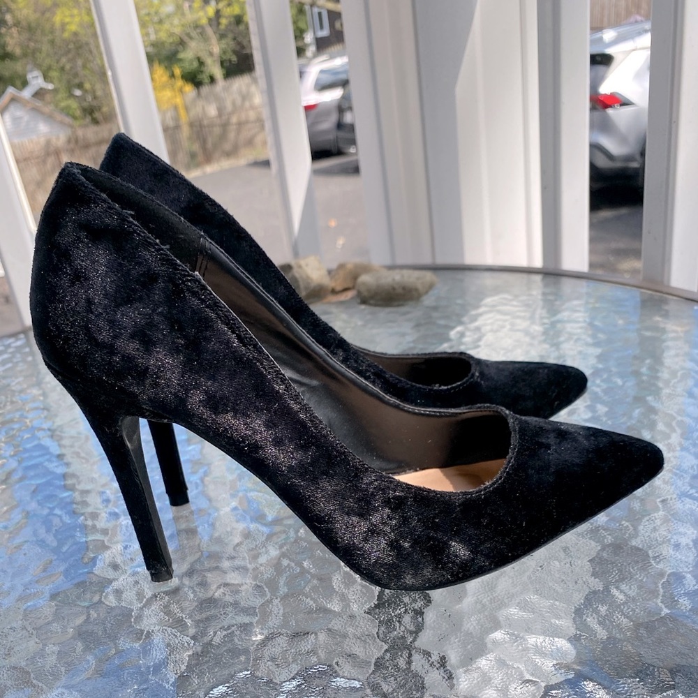 NWOT Black Faux Velvet Pointed Toe Spike Heel